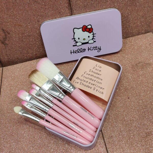 Hello Kitty Natural Hair And Plastic Cosmetic Brush