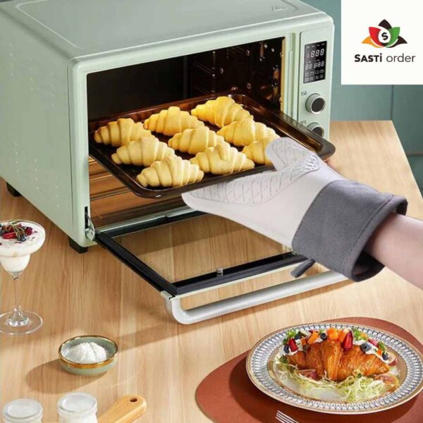 Heat-resistant silicone oven glove and oven mitt set with mini gloves, providing non-slip grip and protection for handling hot cookware.