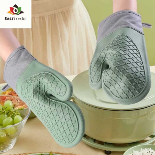 Heat-resistant silicone oven glove and oven mitt set with mini gloves, providing non-slip grip and protection for handling hot cookware.