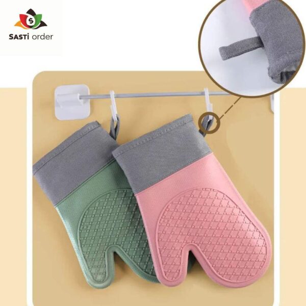 Heat-resistant silicone oven glove and oven mitt set with mini gloves, providing non-slip grip and protection for handling hot cookware.