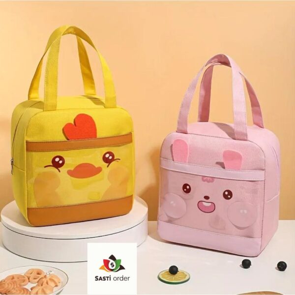 Transparent lunchbox bag with a cute deer cartoon design, featuring durable material and convenient handles, perfect for carrying meals.